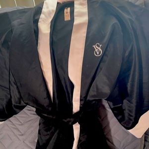 Victoria’s Secret with tags kimmono